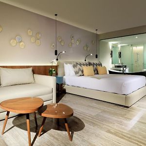 Family Selection Junior Suite Beachside Panoramic Ocean View